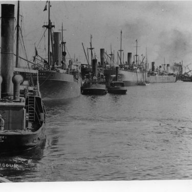 Nelcebee working as a tug, Port Pirie, early 20th century, SA Maritime Museum Collection